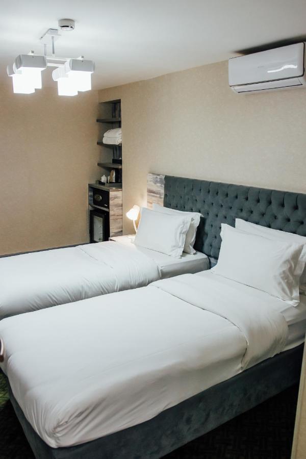 Express City Hotel Tsjimkent Eksteriør bilde